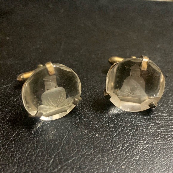 Vintage crystal Buddha Reverse carved gold cufflinks … very classy!! - Picture 1 of 5